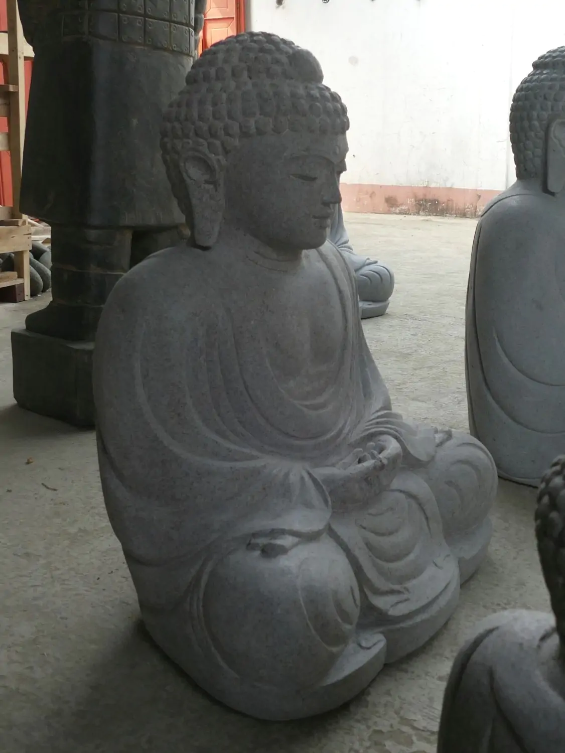 Product image 4 of the product “Seated Japanese Buddha made of Riverstone in Dhyana position - gesture of meditation, H. 81cm ”